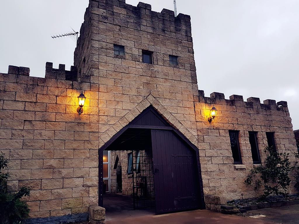 Вилла Unique Castle In Окленд Экстерьер фото